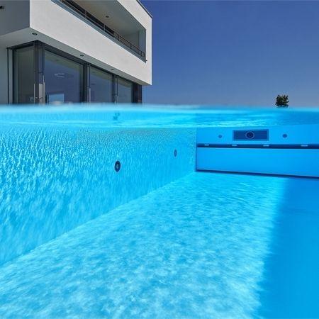 Bild vom Pool im Wasser